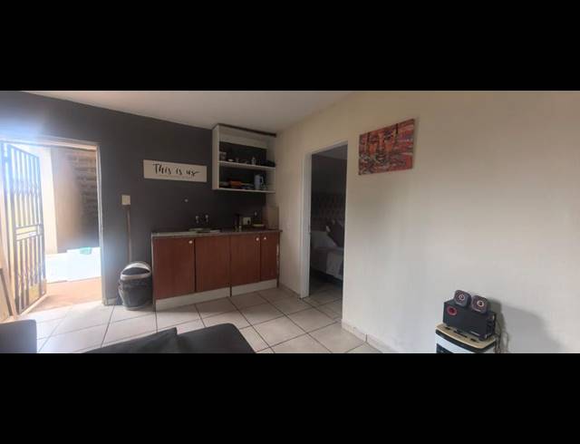 1 BEDROOM PROPERTY TO RENT IN PROTEA GLEN